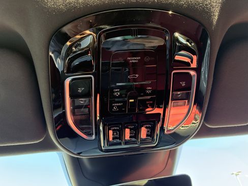 New 2025 Maserati Grecale GT image 28