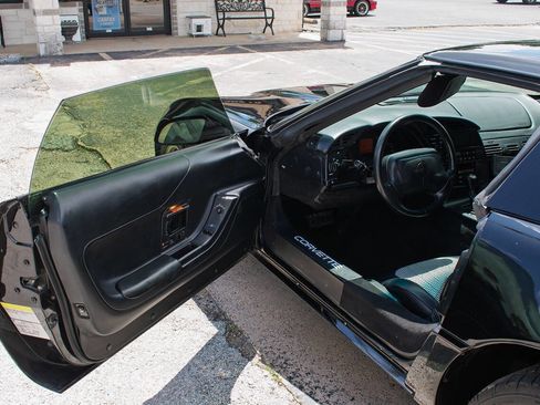 Used 1996 Chevrolet Corvette Coupe RWD image 10