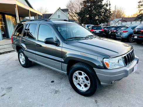 Used 2000 Jeep Grand Cherokee Laredo image 1