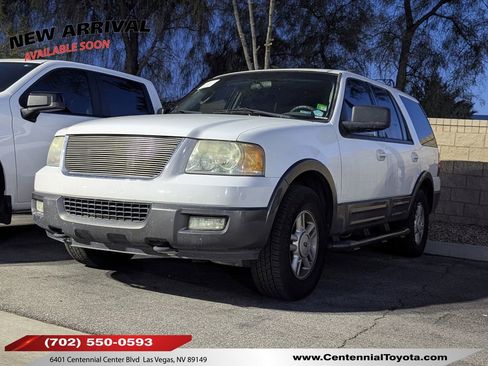 Used 2004 Ford Expedition XLT image 1