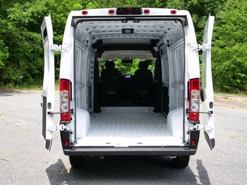 Used 2025 RAM ProMaster 2500 w/ Convenience Group FWD image 23