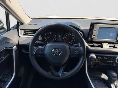 Used 2022 Toyota RAV4 XLE AWD/4WD image 12