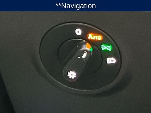 Used 2023 Volkswagen Taos SEL image 16