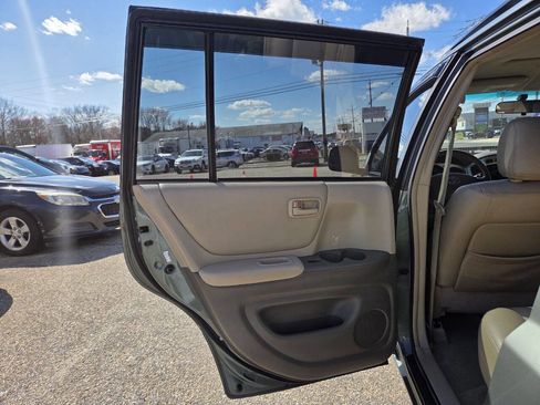 Used 2004 Toyota Highlander 2WD image 15