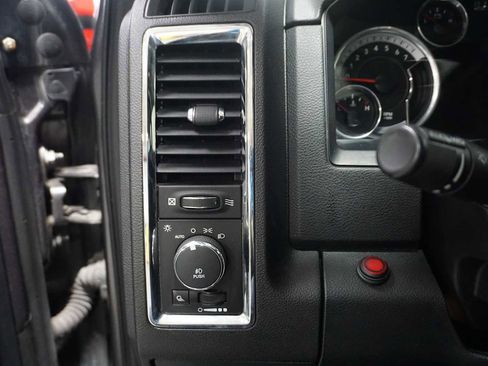 Used 2014 RAM 1500 Laramie w/ Convenience Group image 26