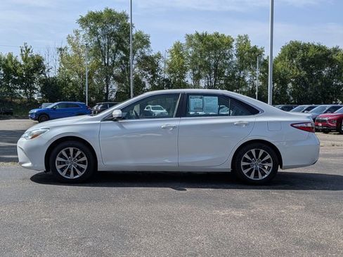 Used 2015 Toyota Camry XLE FWD image 3