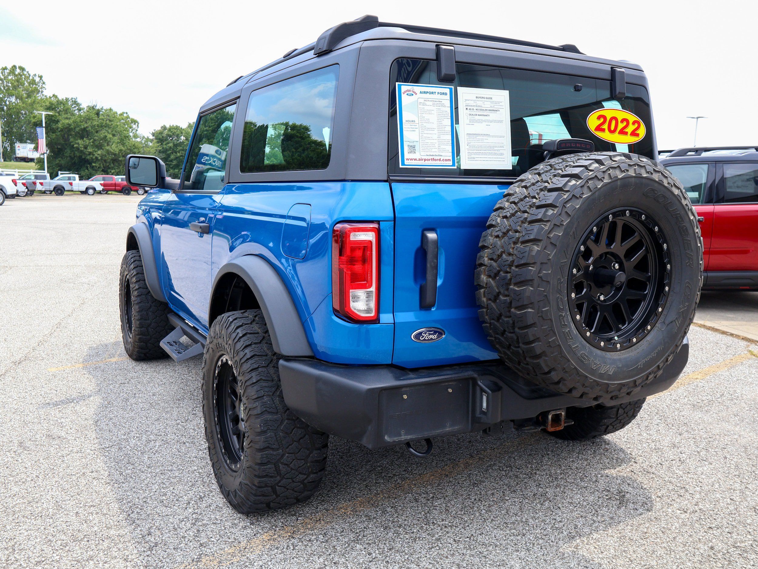 Used 2022 Ford Bronco 2-Door AWD/4WD image 3