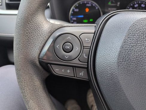 Used 2019 Toyota RAV4 LE w/ Carpet Mat Package AWD/4WD image 31