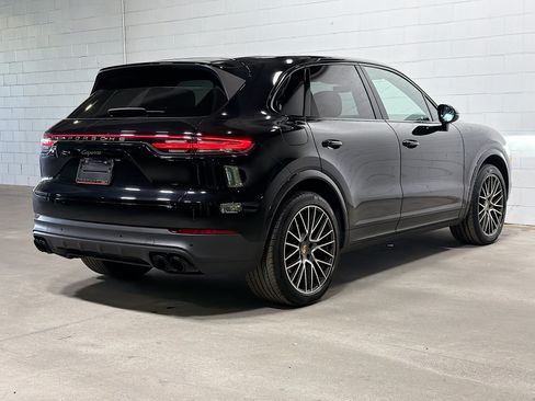 Certified 2023 Porsche Cayenne Platinum Edition AWD/4WD image 7