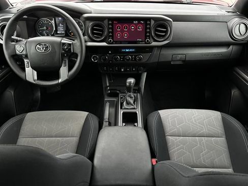 Used 2021 Toyota Tacoma TRD Sport w/ Technology Package AWD/4WD image 11