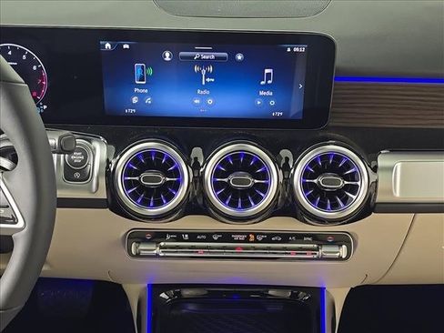 New 2026 Mercedes-Benz GLB 250 4MATIC image 19