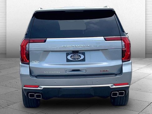 Used 2025 GMC Yukon Denali w/ Denali Reserve Package AWD/4WD image 3
