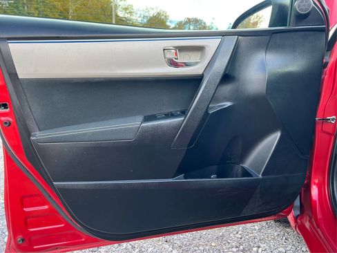 Used 2014 Toyota Corolla image 18