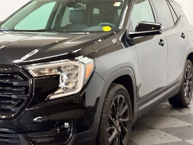 Used 2024 GMC Terrain SLT w/ Elevation Edition FWD image 7