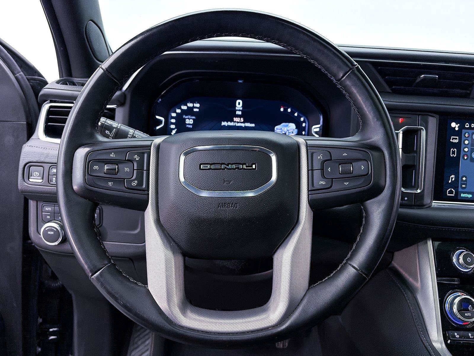 Used 2023 GMC Yukon XL Denali AWD/4WD image 31