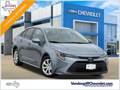 Used 2025 Toyota Corolla LE FWD image 1