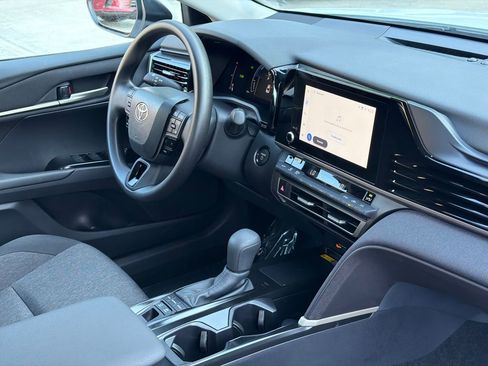 Used 2026 Toyota Camry LE w/ Convenience Package FWD image 8
