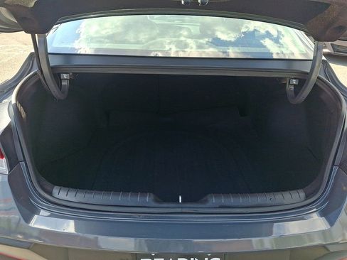Used 2025 Hyundai Elantra SEL FWD image 30