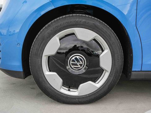New 2025 Volkswagen ID. Buzz Pro S Plus AWD/4WD image 11