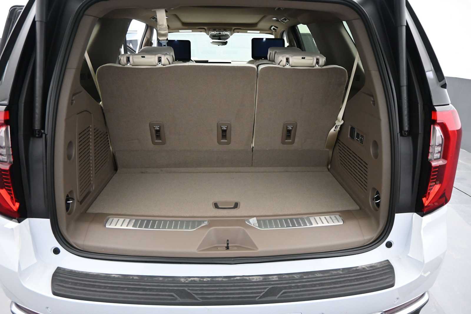 New 2027 GMC Yukon Denali w/ Denali Reserve Package AWD/4WD image 16