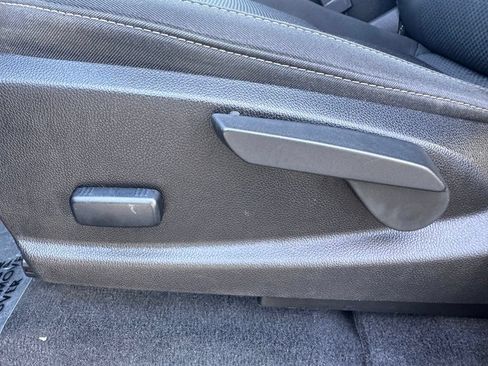 Used 2022 Chevrolet Colorado LT w/ Chrome Appearance Package RWD image 19