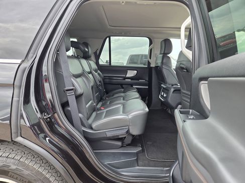 Used 2025 Ford Expedition Active AWD/4WD image 19