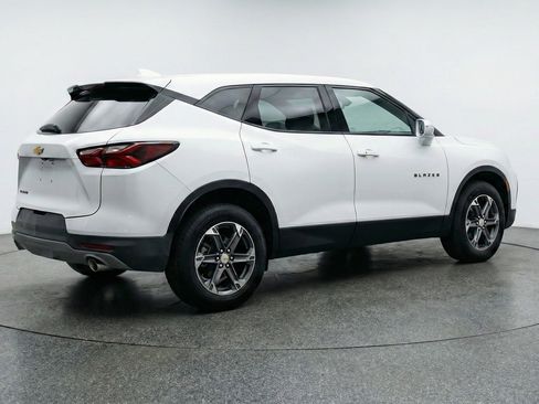 Used 2025 Chevrolet Blazer LT FWD image 9