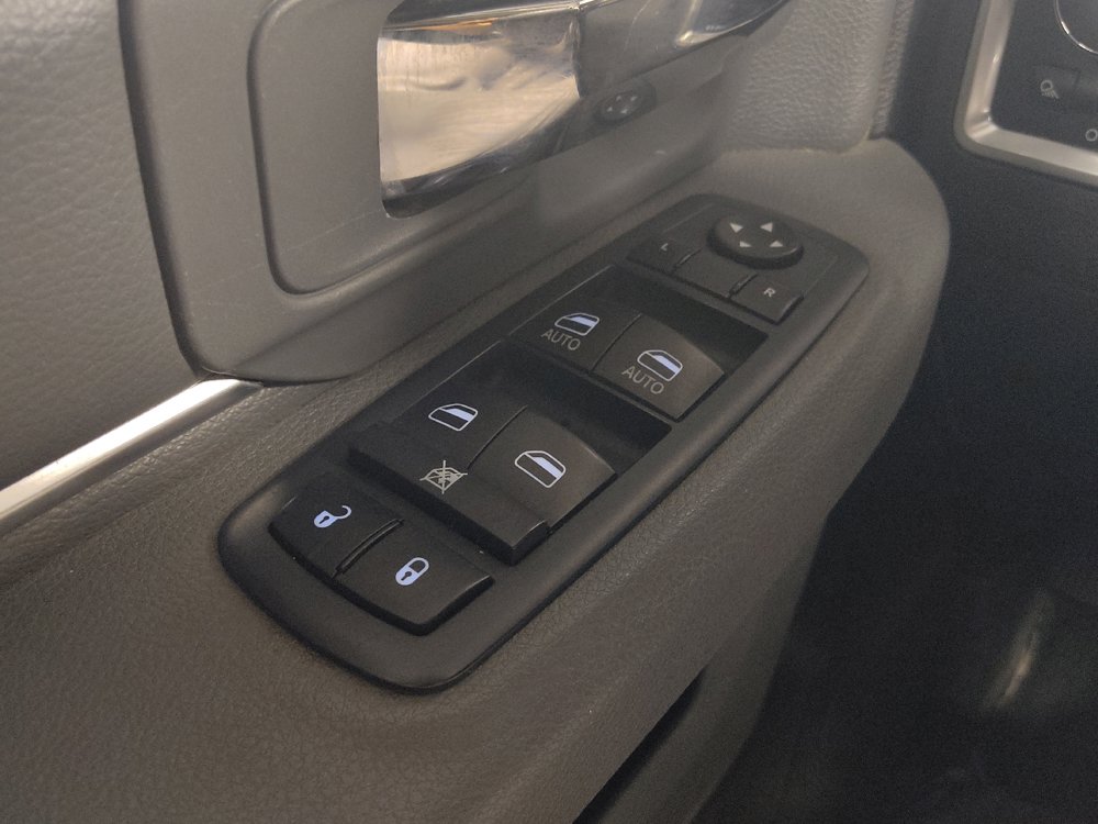 Used 2020 RAM 1500 Classic SLT RWD image 27