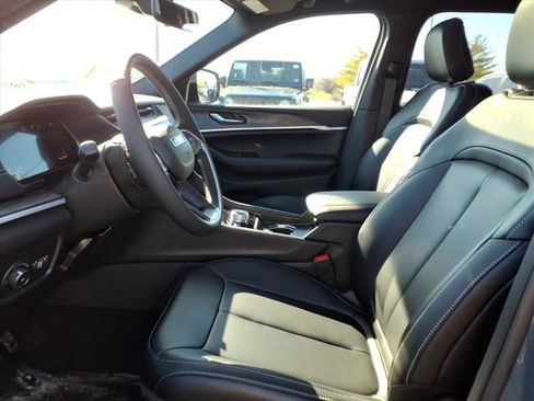 New 2026 Jeep Grand Cherokee Limited image 13