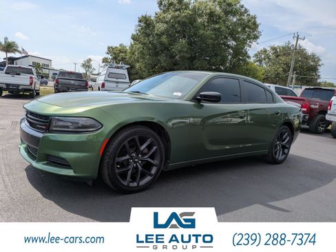 Used 2019 Dodge Charger SXT w/ Plus Group RWD image 6