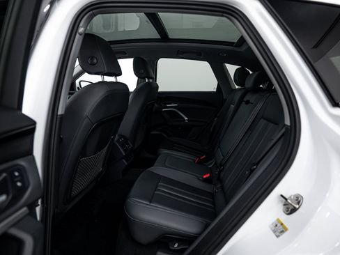 Used 2025 Audi Q5 Premium w/ Convenience Package AWD/4WD image 14
