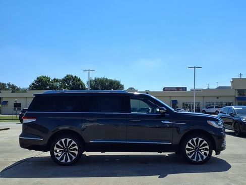 Certified 2023 Lincoln Navigator L Reserve RWD image 19