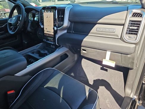 New 2026 RAM 2500 Laramie AWD/4WD image 17