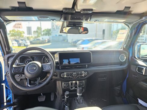 New 2026 Jeep Gladiator Sahara image 25