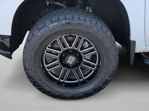 Used 2019 Chevrolet Silverado 1500 LT Trail Boss AWD/4WD image 30