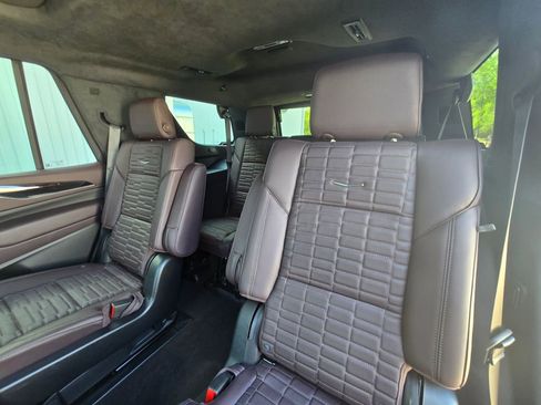 Used 2024 Cadillac Escalade Sport Platinum AWD/4WD image 16