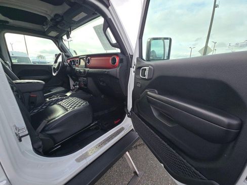 Used 2020 Jeep Gladiator Rubicon w/ LED Lighting Group AWD/4WD image 11