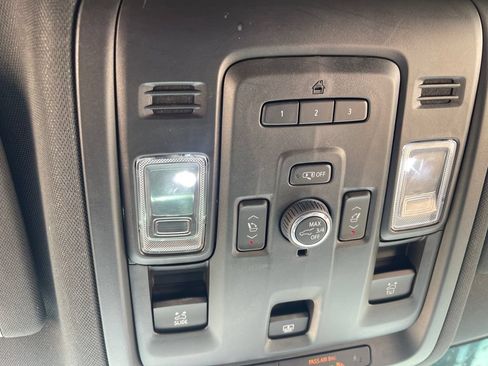Used 2022 Chevrolet Tahoe LT w/ Luxury Package RWD image 33
