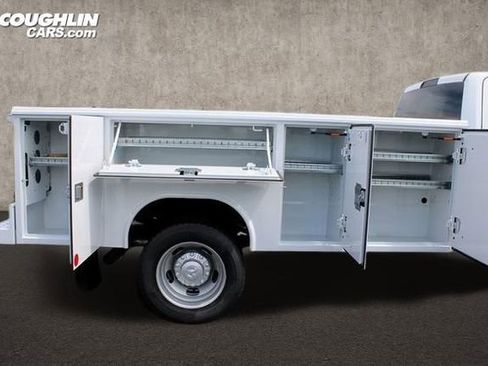 New 2024 RAM 5500 Tradesman w/ Chrome Appearance Group image 8