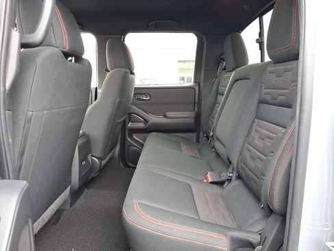 Used 2023 Nissan Frontier PRO-4X w/ Technology Package image 10