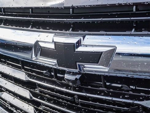 New 2026 Chevrolet Suburban LS image 7