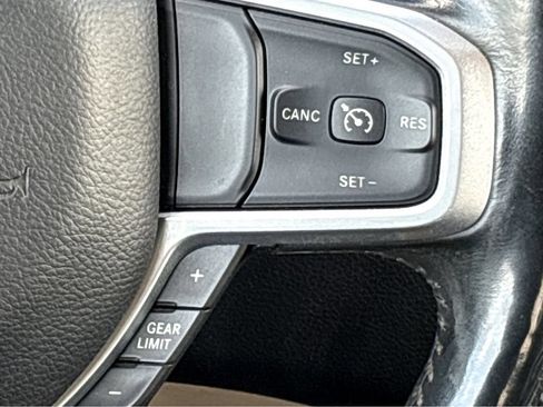 Used 2019 RAM 1500 Big Horn AWD/4WD image 11