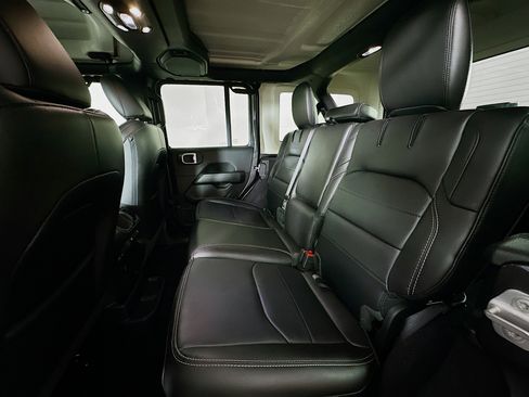 Used 2023 Jeep Wrangler Sahara w/ Cold Weather Group image 27