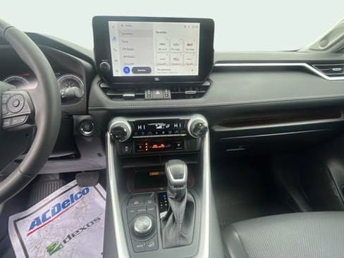 Used 2025 Toyota RAV4 Limited image 21