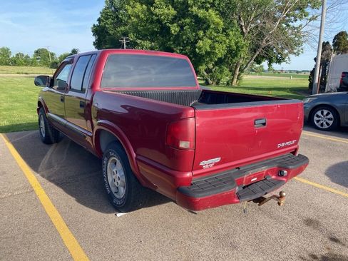 Used 2004 Chevrolet S10 Pickup LS AWD/4WD image 10