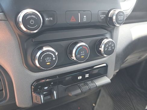 Used 2024 RAM 3500 Tradesman w/ Chrome Appearance Group AWD/4WD image 19