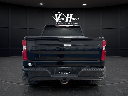 Used 2022 Chevrolet Silverado 1500 Custom Trail Boss w/ LPO, Dark Essentials Package AWD/4WD image 6
