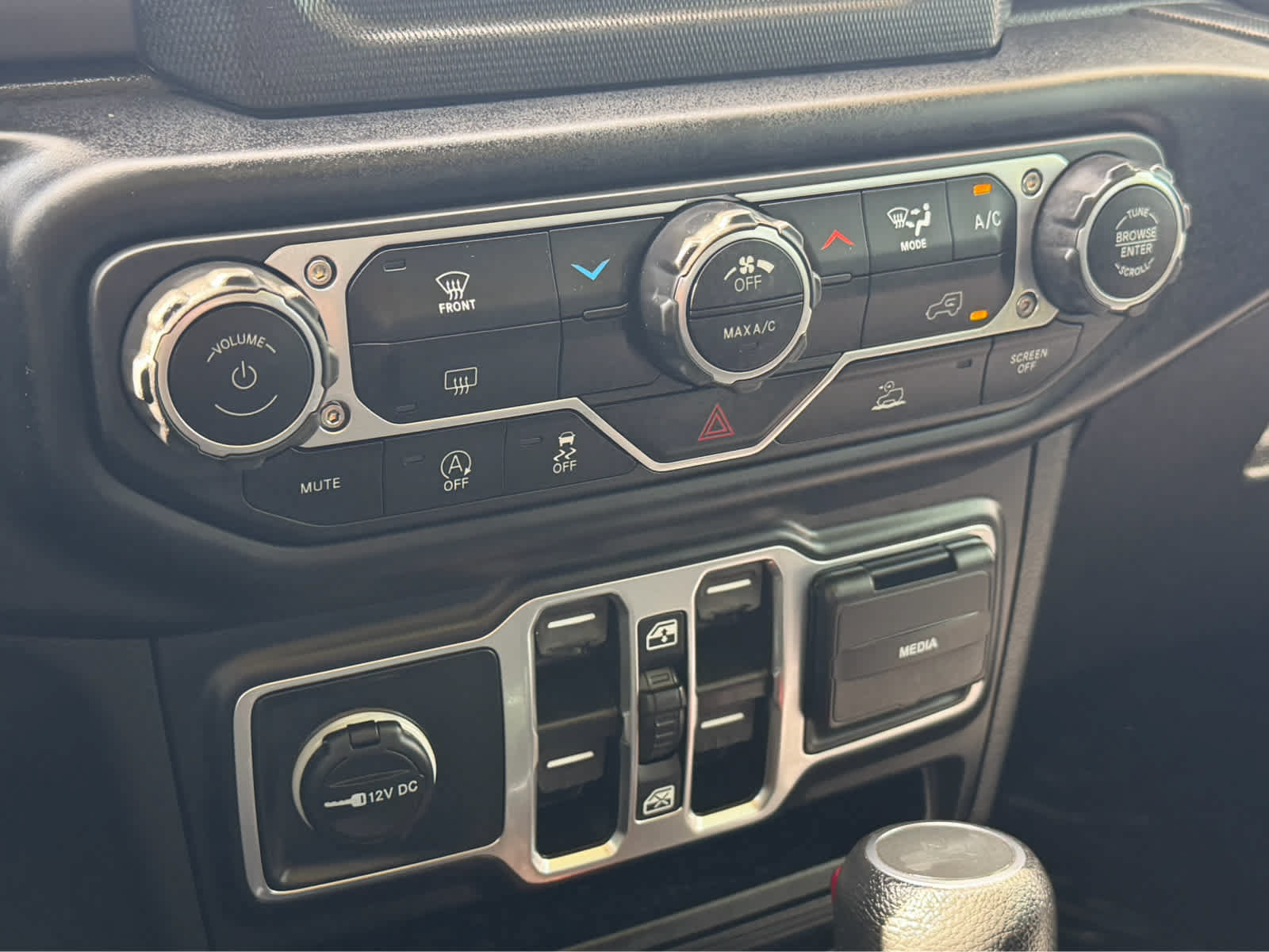 Used 2023 Jeep Wrangler Unlimited Sport AWD/4WD image 30
