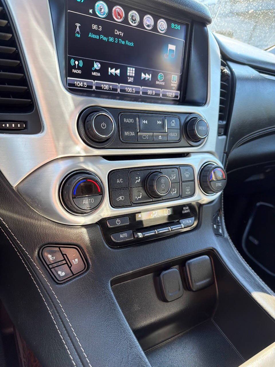 Used 2018 GMC Yukon XL SLT AWD/4WD image 30