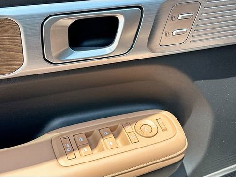 Used 2025 Hyundai Santa Fe Limited FWD image 18